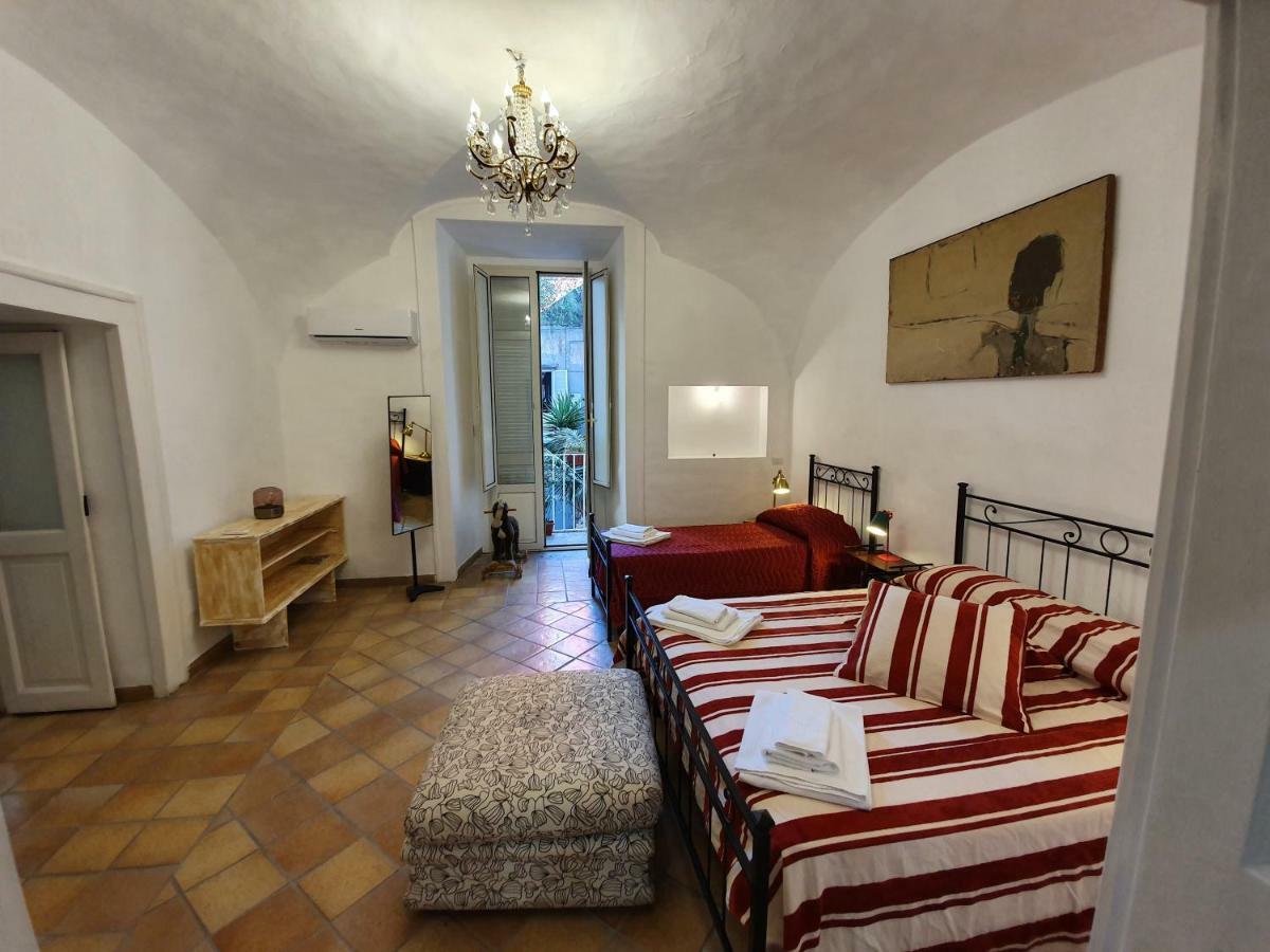 The Spanish Palace, Suites, Rooms, Apartments & Terraces Neapel Zimmer foto