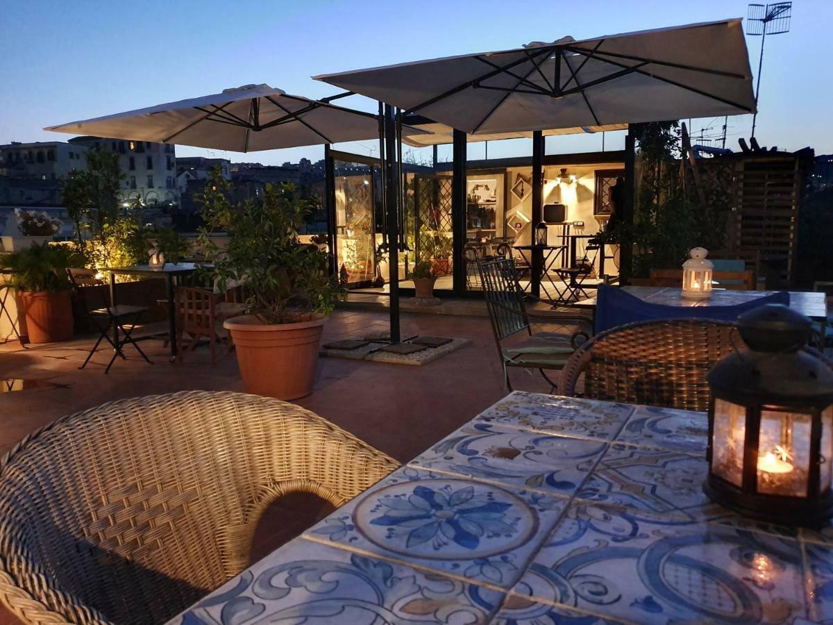 The Spanish Palace, Suites, Rooms, Apartments & Terraces Neapel Exterior foto